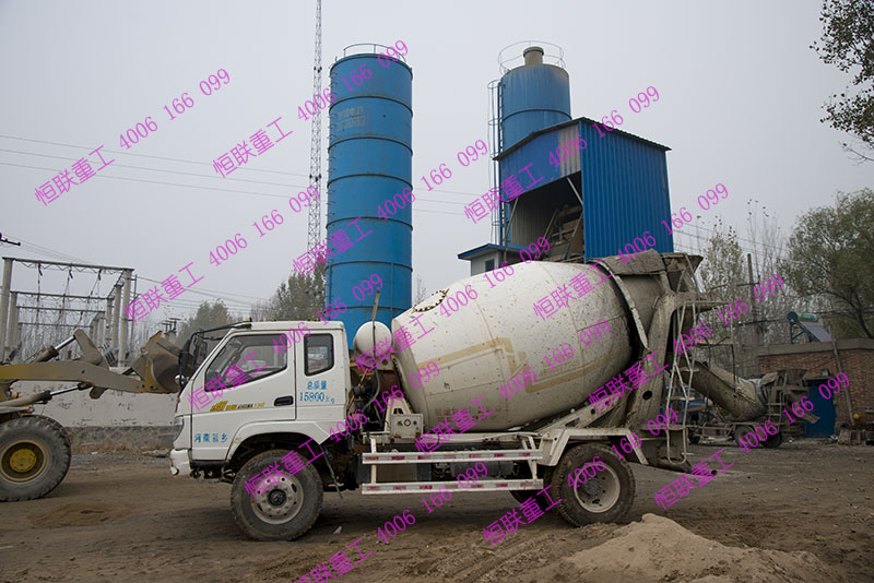 河南省新鄉(xiāng)市長(zhǎng)垣縣水泥攪拌車客戶小型攪拌站現(xiàn)場(chǎng)圖片