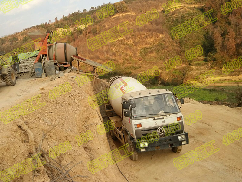 貴州黔西南州興義市望謨縣東風(fēng)6立方小型攪拌車國家鄉(xiāng)村公路工程