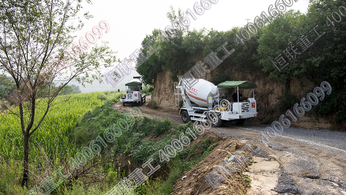 3方四不像攪拌車山西山區(qū)鄉(xiāng)村山路建設
