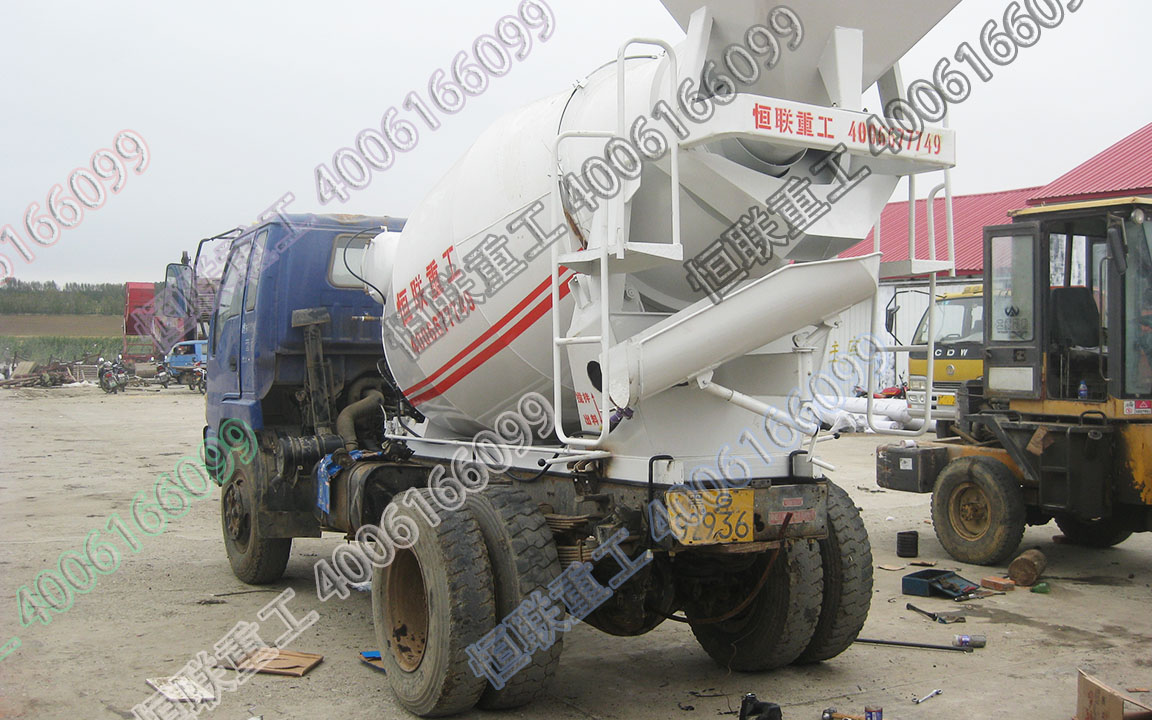 黑龍江雞西市改裝的小型攪拌車