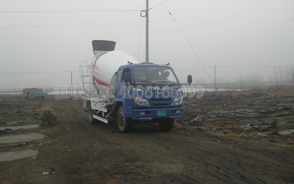 連云港農(nóng)用車改裝小型攪拌車圖片