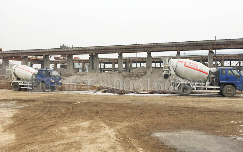 看看在山西二手車(chē)改裝的水泥攪拌車(chē)效果