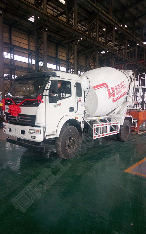 PC預(yù)制構(gòu)件生產(chǎn)線用什么樣的水泥攪拌車