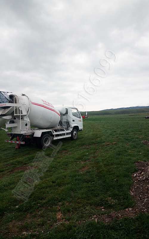 青海在哪里使用2方小型攪拌車做牧民污水處理工程